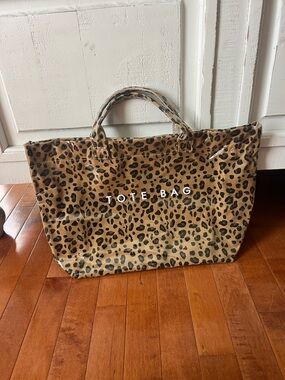 New Boutique Tote Bag